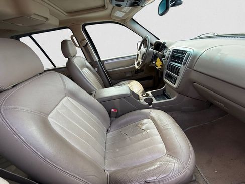 Used 2004 Mercury Mountaineer AWD V8 image 12