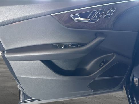 Used 2021 Audi Q8 Prestige w/ Prestige Package image 8