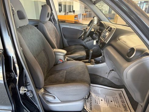 Used 2002 Toyota RAV4 2WD image 11
