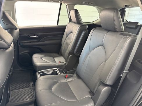 Certified 2024 Toyota Grand Highlander Limited image 38