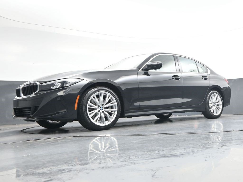 Used 2024 BMW 330i Sedan w/ Convenience Package RWD image 33