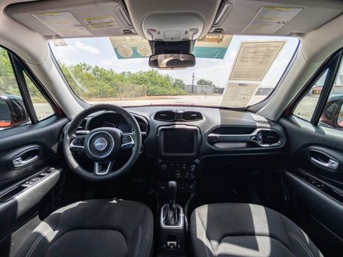 Used 2023 Jeep Renegade Altitude AWD/4WD image 17