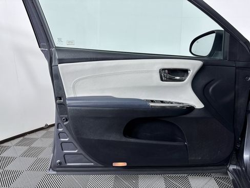 Used 2014 Toyota Avalon XLE Premium FWD image 22