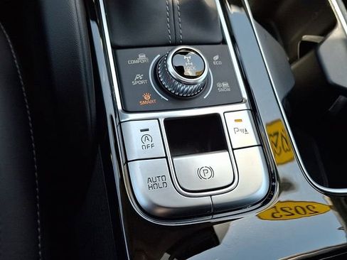 Used 2025 Kia Telluride S AWD/4WD image 26