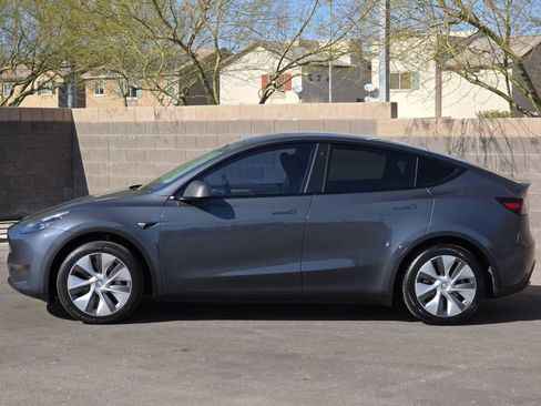 Used 2023 Tesla Model Y Long Range image 6