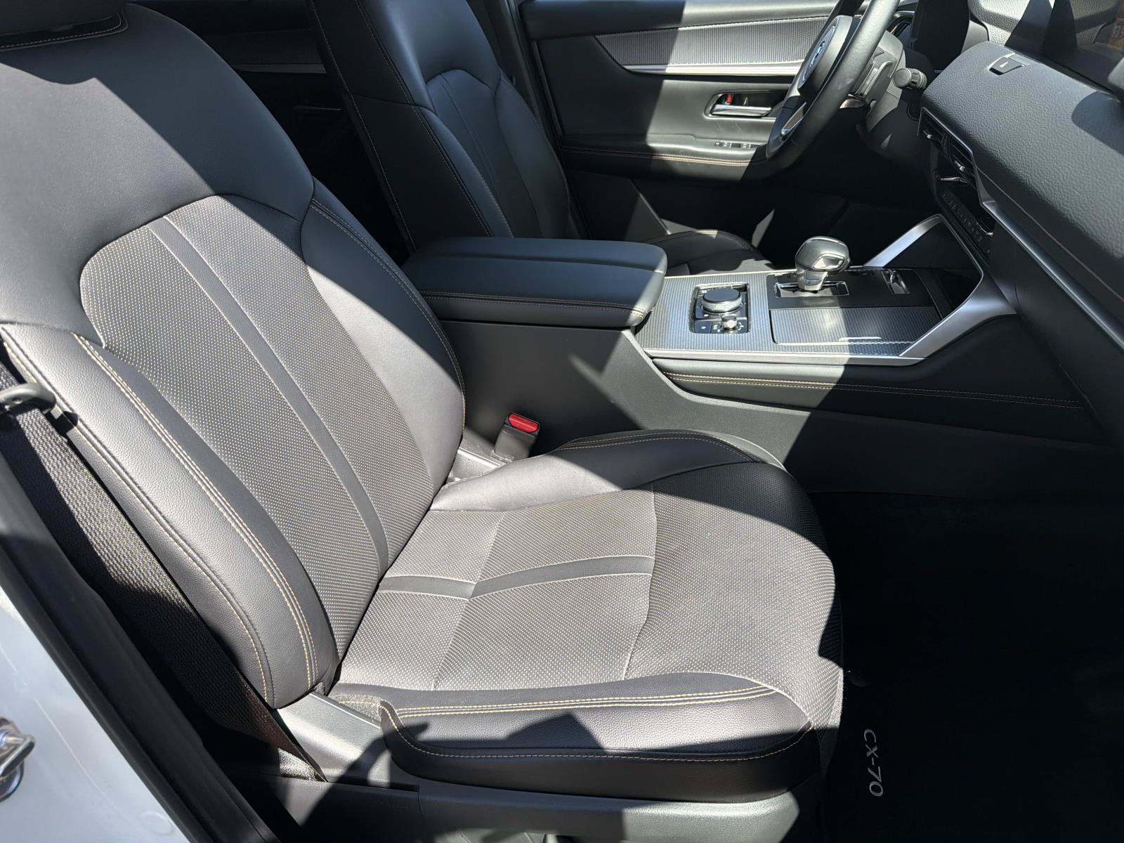 Certified 2025 MAZDA CX-70 Plug-In Hybrid w/ Premium Pkg AWD/4WD image 23