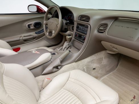 Used 2003 Chevrolet Corvette 50th Anniversary Edition w/ Preferred Equipment Group1 image 33