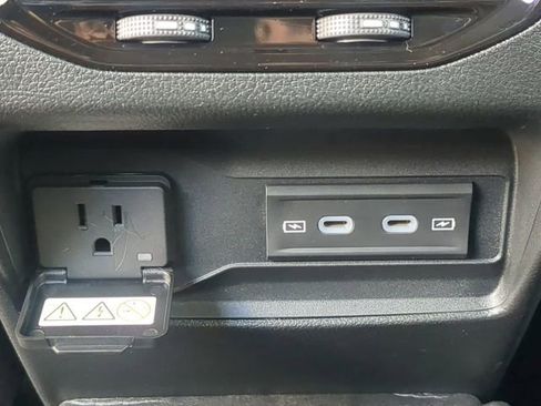 New 2026 Jeep Grand Cherokee L Limited RWD image 18