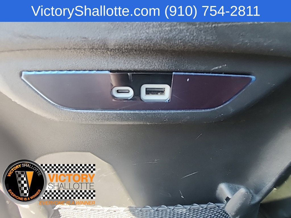 Used 2025 Chrysler Pacifica Limited FWD image 28