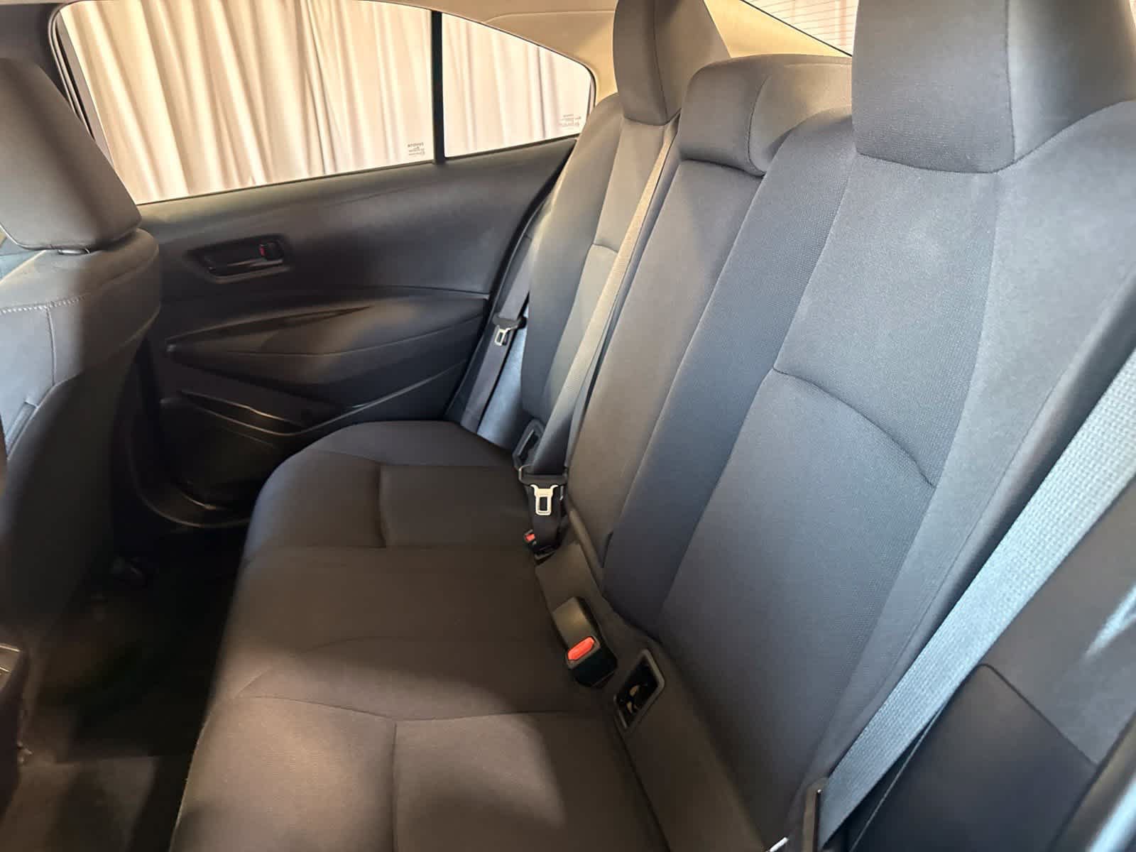 Used 2025 Toyota Corolla LE FWD image 17