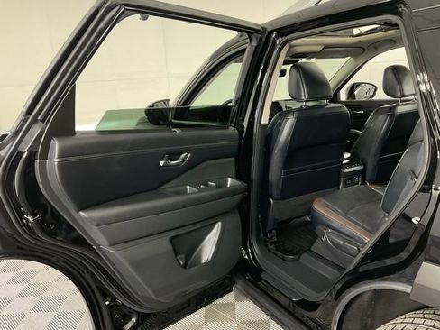 Used 2023 Nissan Pathfinder Platinum FWD image 28