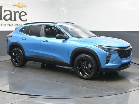 New 2026 Chevrolet Trax LT w/ Sunroof Package FWD image 6