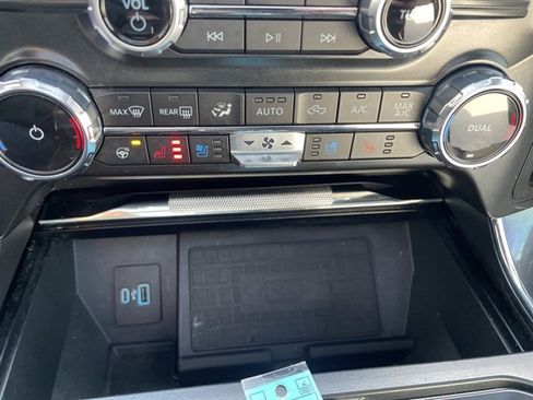 Used 2022 Ford F150 Lariat w/ Equipment Group 502A High image 30