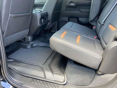 Used 2023 GMC Sierra 1500 AT4 w/ AT4 Premium Package AWD/4WD image 9