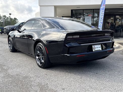 Used 2025 Dodge Charger R/T w/ Quick Order Package 25M R/T image 7