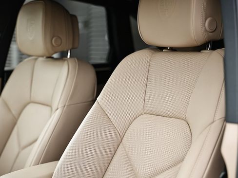 New 2026 Porsche Macan image 19