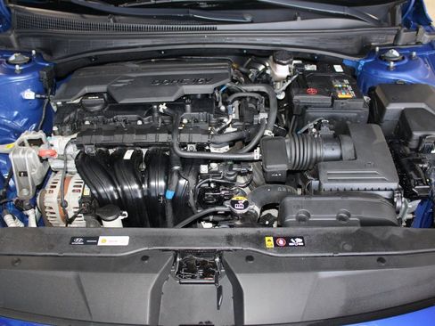 Used 2023 Hyundai Elantra SEL image 15