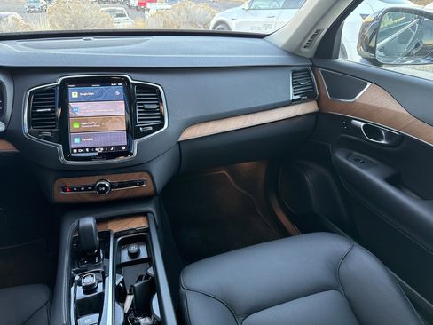 Used 2025 Volvo XC90 B6 Plus image 18