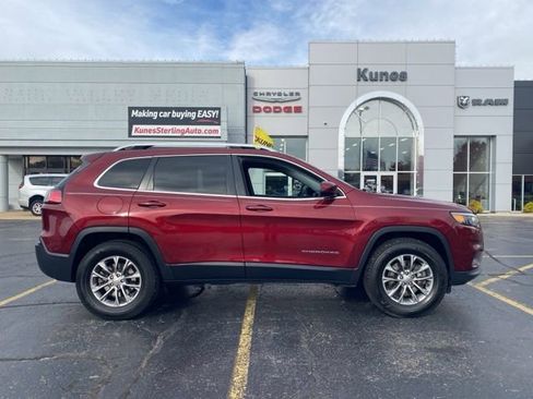Used 2019 Jeep Cherokee Latitude Plus w/ Cold Weather Group image 3