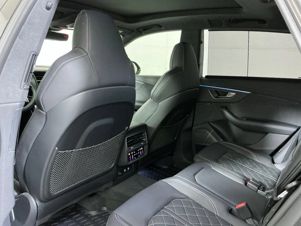 Used 2024 Audi SQ8 Prestige w/ Prestige Package AWD/4WD image 25