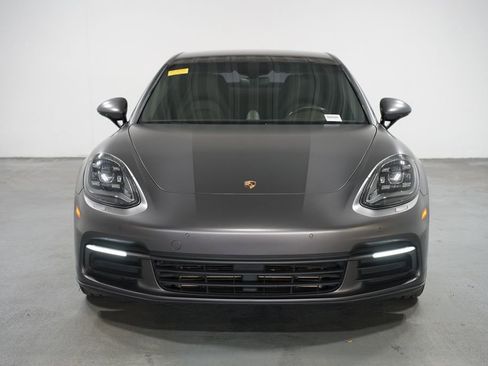 Used 2018 Porsche Panamera image 2