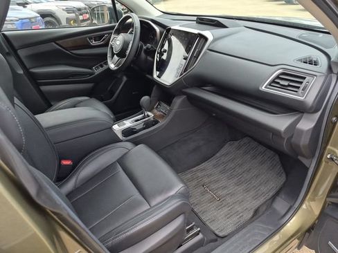Used 2025 Subaru Ascent Touring w/ Popular Package #1 AWD/4WD image 14