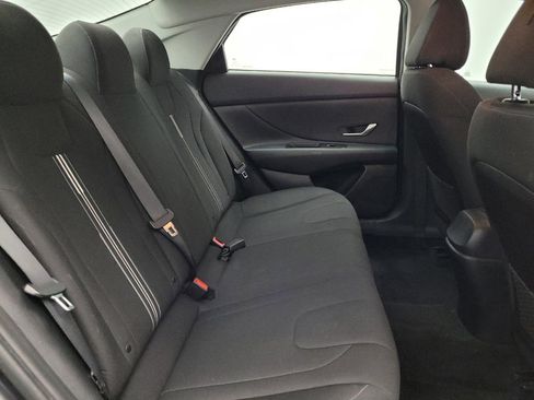 Used 2022 Hyundai Elantra SEL image 19