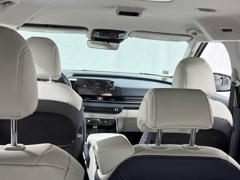 New 2026 Kia Carnival EX FWD image 20