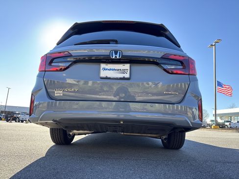 Used 2025 Honda Odyssey Touring image 8