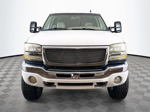 Used 2006 GMC Sierra 2500 SLT w/ Onstar Plus Package AWD/4WD image 2