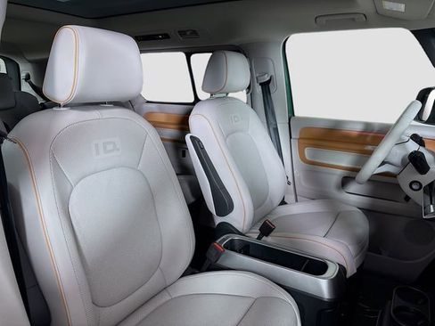 New 2025 Volkswagen ID. Buzz Pro S Plus image 30