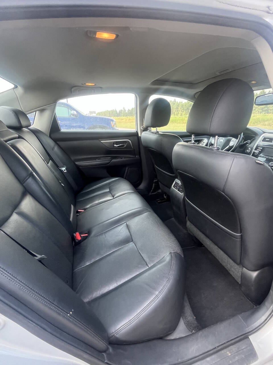 Used 2015 Nissan Altima 2.5 SL w/ Moonroof Package FWD image 8