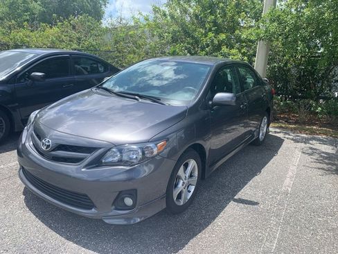 Used 2013 Toyota Corolla S image 2