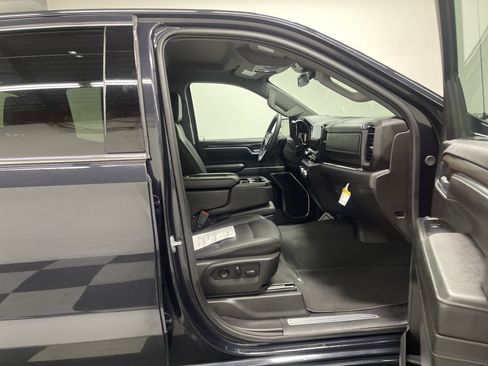 Used 2025 GMC Sierra 1500 SLT image 25
