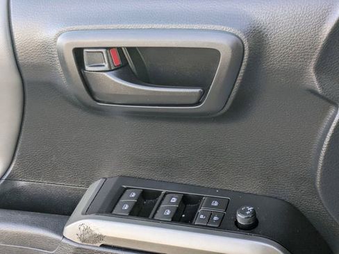 Used 2019 Toyota Tacoma SR5 image 22