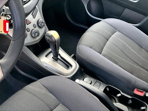 Used 2015 Chevrolet Sonic LT image 15