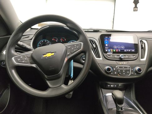 Used 2022 Chevrolet Malibu LT FWD image 22