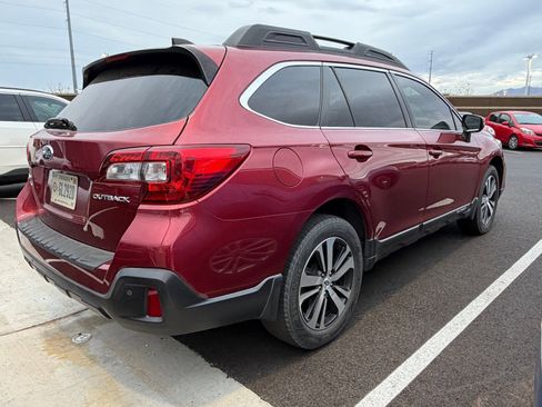 Used 2018 Subaru Outback 2.5i Limited image 3