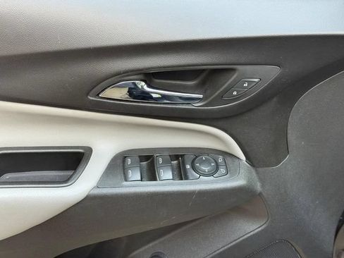 Used 2022 Chevrolet Equinox LT FWD image 16