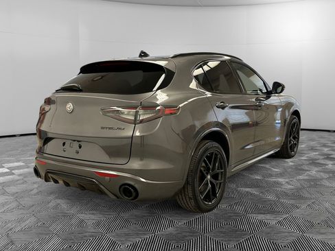 Used 2021 Alfa Romeo Stelvio Ti Sport AWD/4WD image 5