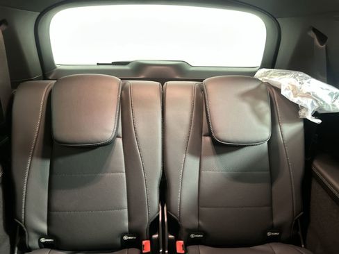 New 2025 Mercedes-Benz GLS 450 4MATIC image 24