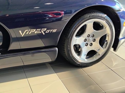 Used 2001 Dodge Viper GTS RWD image 12