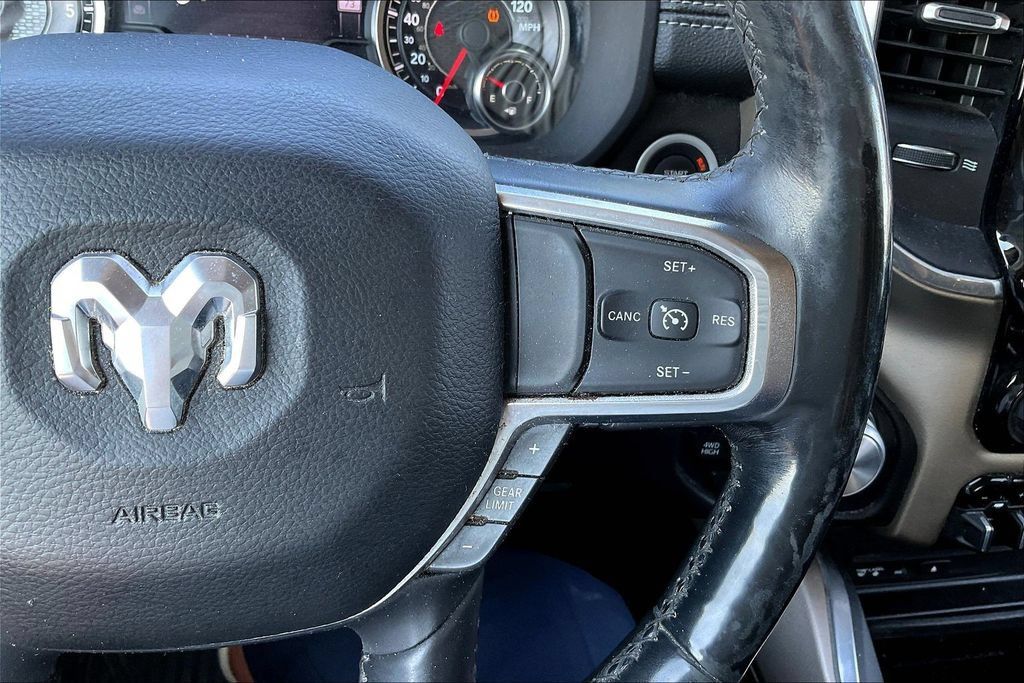 Used 2019 RAM 1500 Laramie AWD/4WD image 12