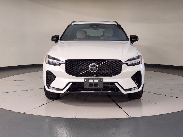 Certified 2026 Volvo XC60 B5 Plus AWD/4WD image 9