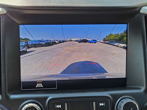 Used 2024 GMC Terrain SLT image 29