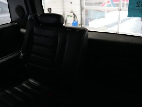 Used 2005 HUMMER H2 Base w/ Preferred Equipment Group image 14