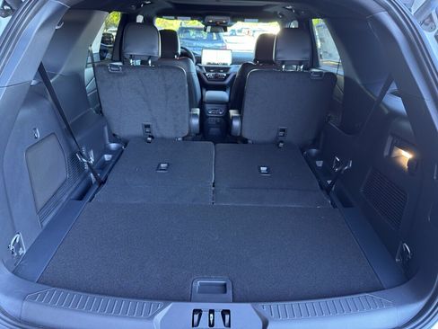 New 2026 Ford Explorer ST-Line w/ ST-Line Street Pack AWD/4WD image 8