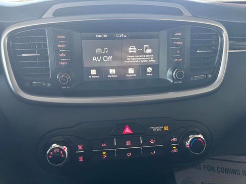 Used 2020 Kia Sorento FWD V6 image 14