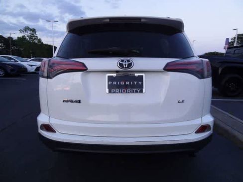 Used 2017 Toyota RAV4 LE FWD image 7