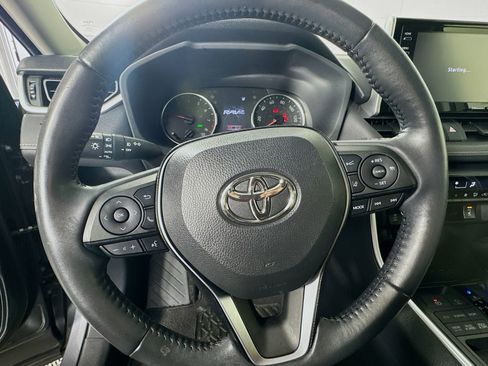 Used 2019 Toyota RAV4 XLE w/ Convenience Package AWD/4WD image 11